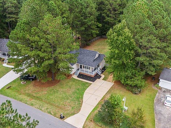 3rd image of 49 Mooney Dr