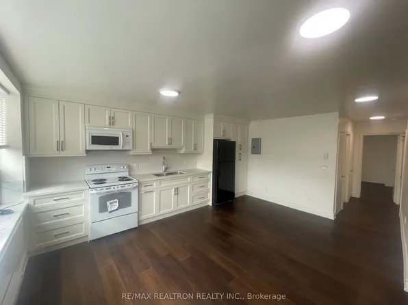 1985 Lawrence Ave E Unit 2, Toronto, ON M1R 2Z2