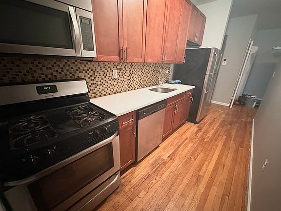3rd image of 64 Wadsworth Ter APT 3