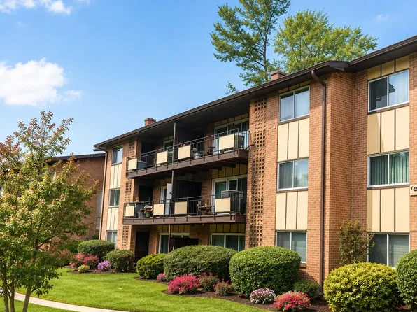 10025 Fair Woods Dr Unit 144, Fairfax, VA 22030