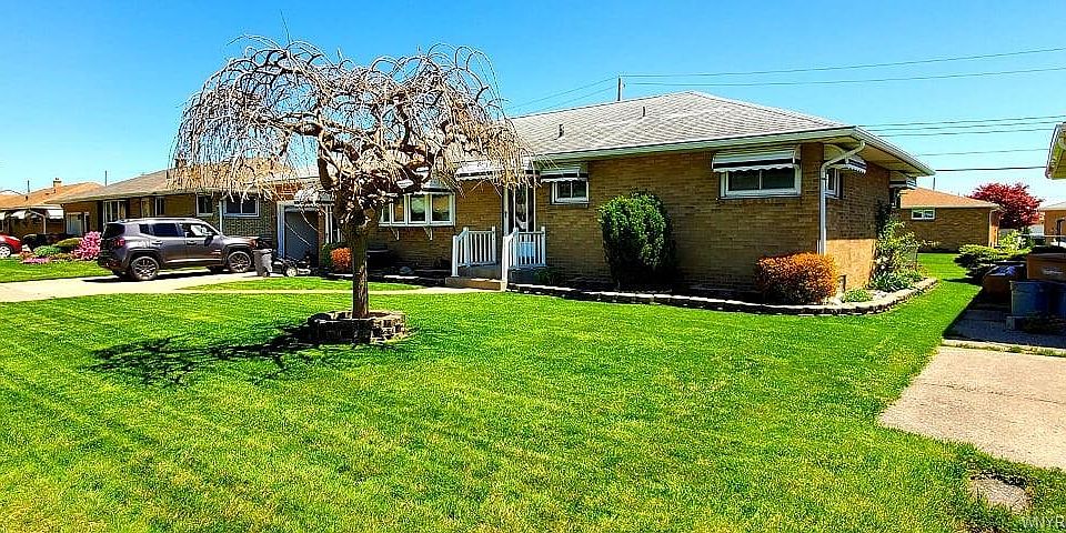 1st image of 26 Dennis Ln