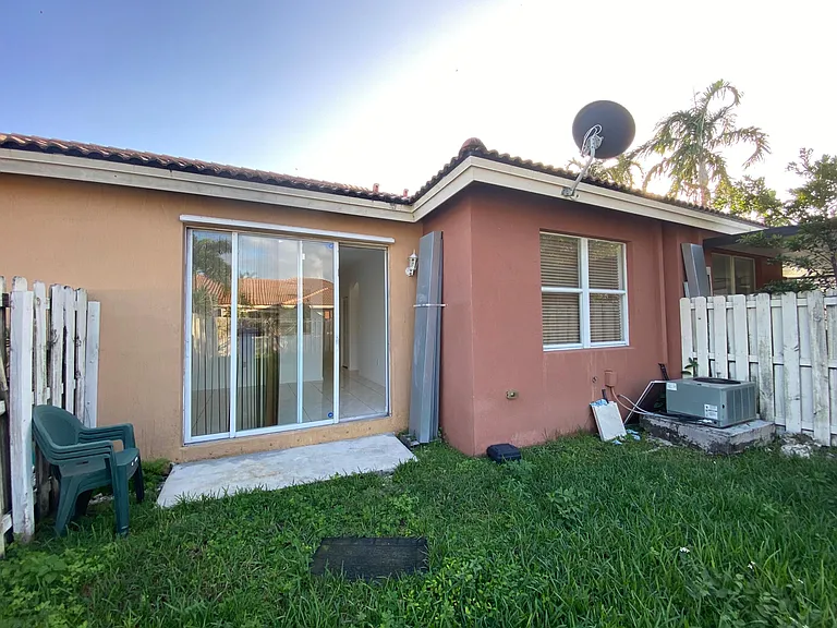 10985 SW 239th Ter — Photo 14