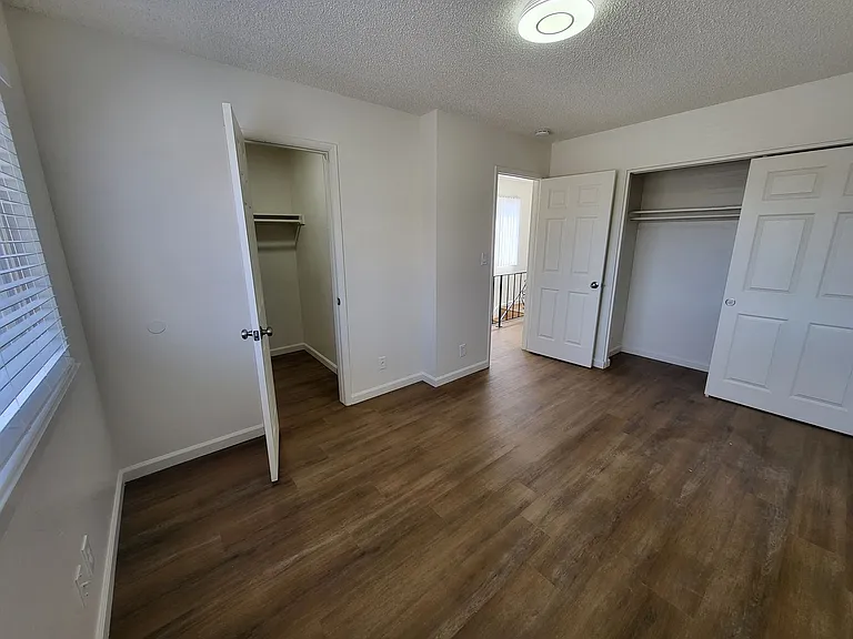 3501-3503 Gypsum Rd #3505 — Photo 8