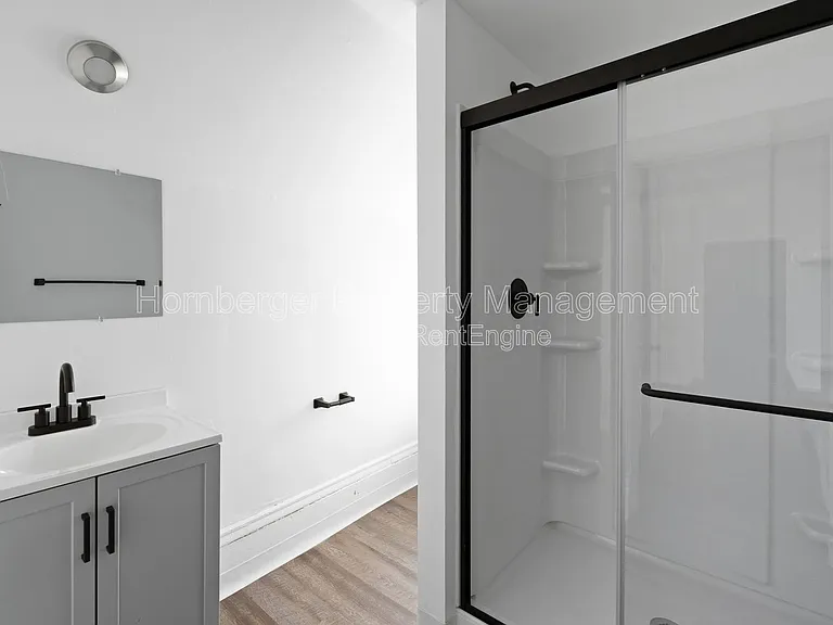 1911 W 2nd Ave #4 — Photo 11