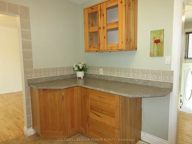 104 Boyne Cres #MAIN FLOOR — Photo 8