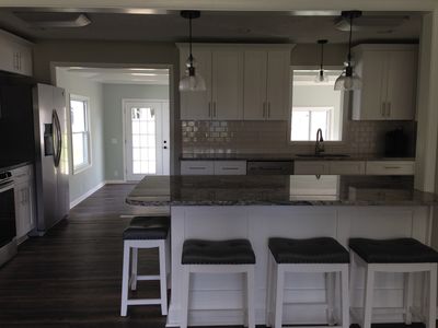 5909 Lake St, Mentor On The Lake, OH, 44060