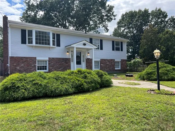 130 Keeley Ave, Warwick, RI 02886