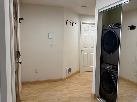 5th image of 10027 NE 138th Pl #C8