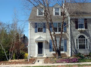 46814 Lawnes Creek Ter, Sterling, VA 20165