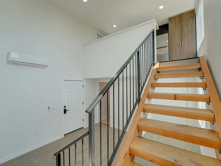 Duplet at Hillcrest | Modern Studio, 1 & 3 Bedroom Apartments — Photo 16