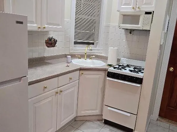 349 E 61st St APT 1D, New York, NY 10065