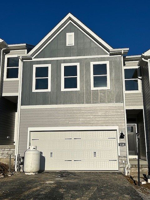 1st image of 128 River Ridge Dr