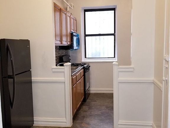 2nd image of 2784 Morris Ave #Aa