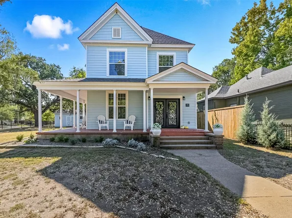 704 W Hull St, Denison, TX 75020