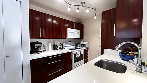 480 Kenolio Rd #18-203 Photo 1