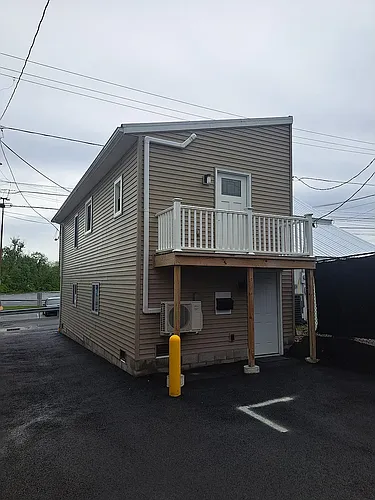 122 W Main St #REAR Photo 1