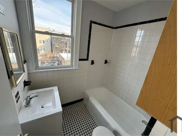 261 New York Ave Floor 2, Newark, NJ 07105