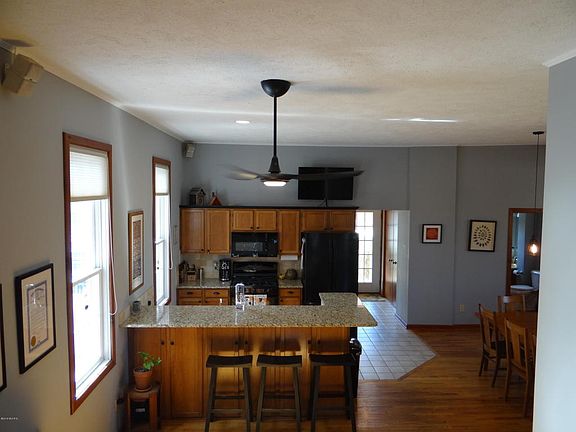3rd image of 2661 64th St