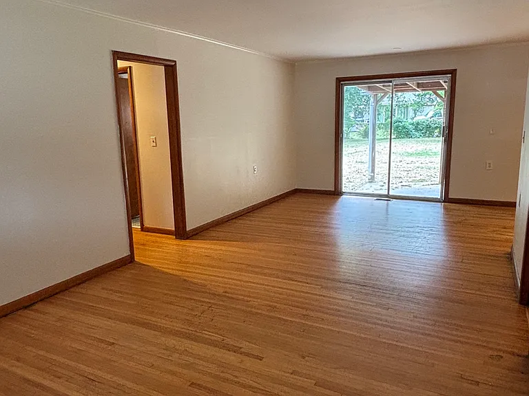 852 N Xenophon Ave — Photo 4