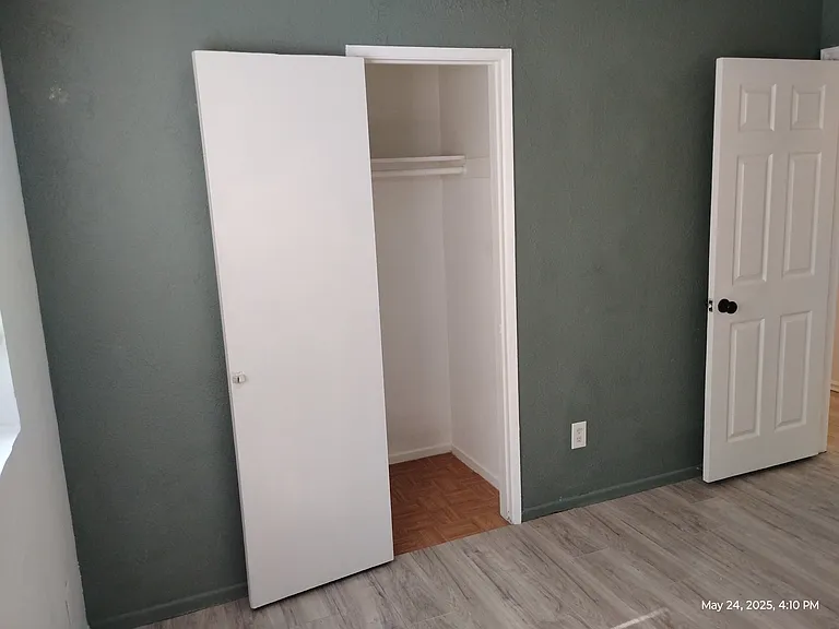 22122 Van Buren St — Photo 28