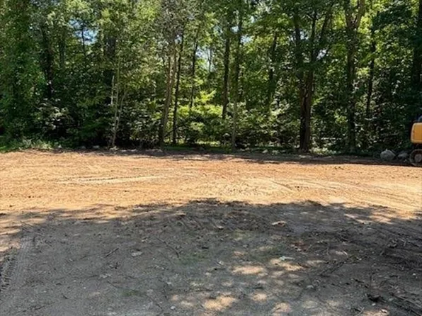 162 Pine St, South Easton, MA 02375