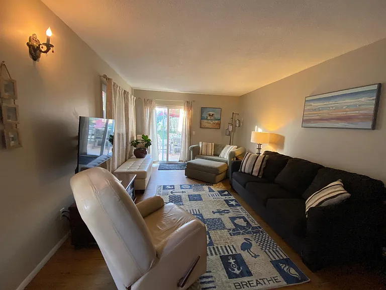 1159 Montauk Ln — Photo 13