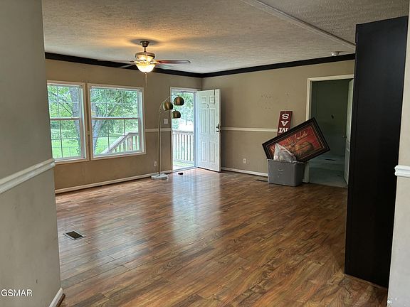 3rd image of 3366 Sims Rd