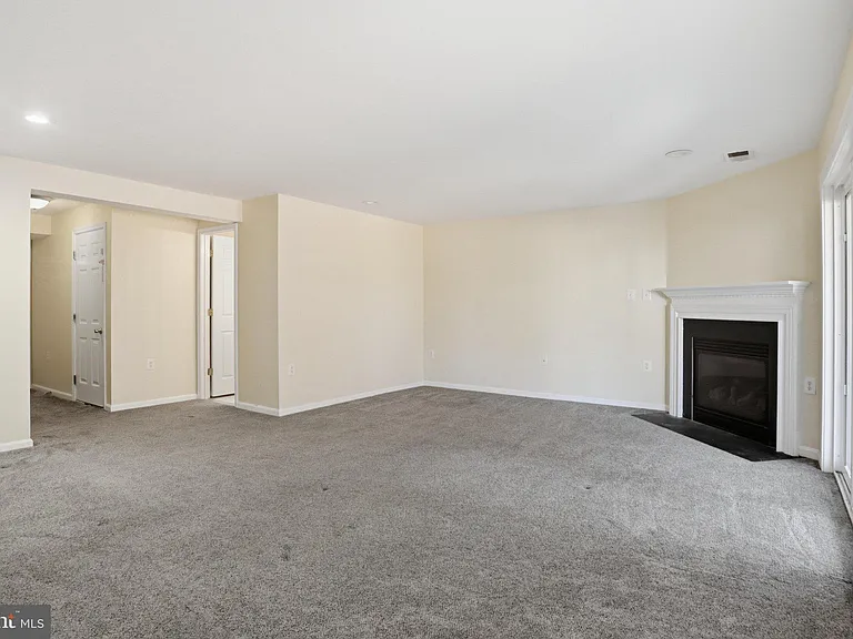 915 Buttonwood Ter NE — Photo 37