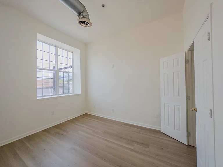 Corson Lofts — Photo 6
