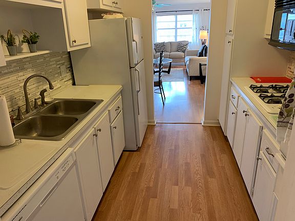 3rd image of 3010 59th St S APT 311