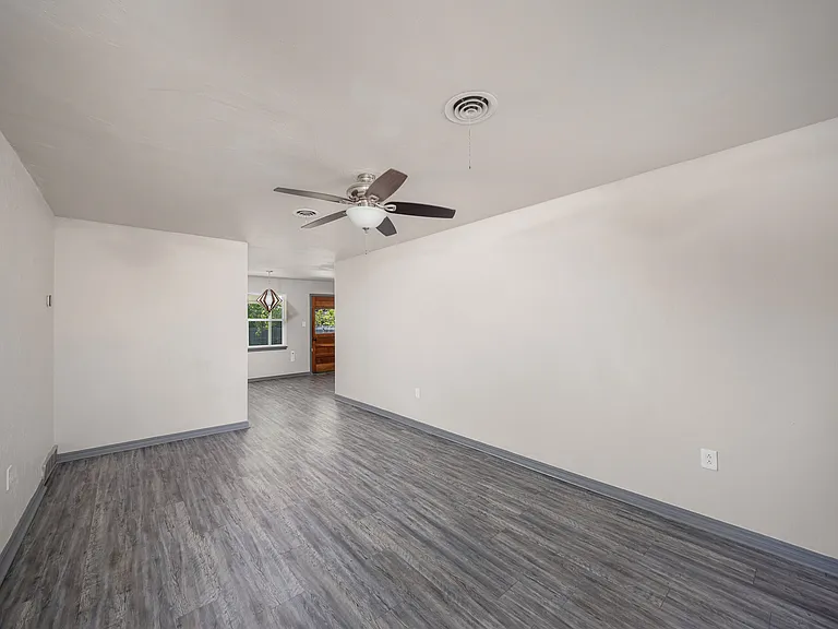 1502 NW 48th St — Photo 6