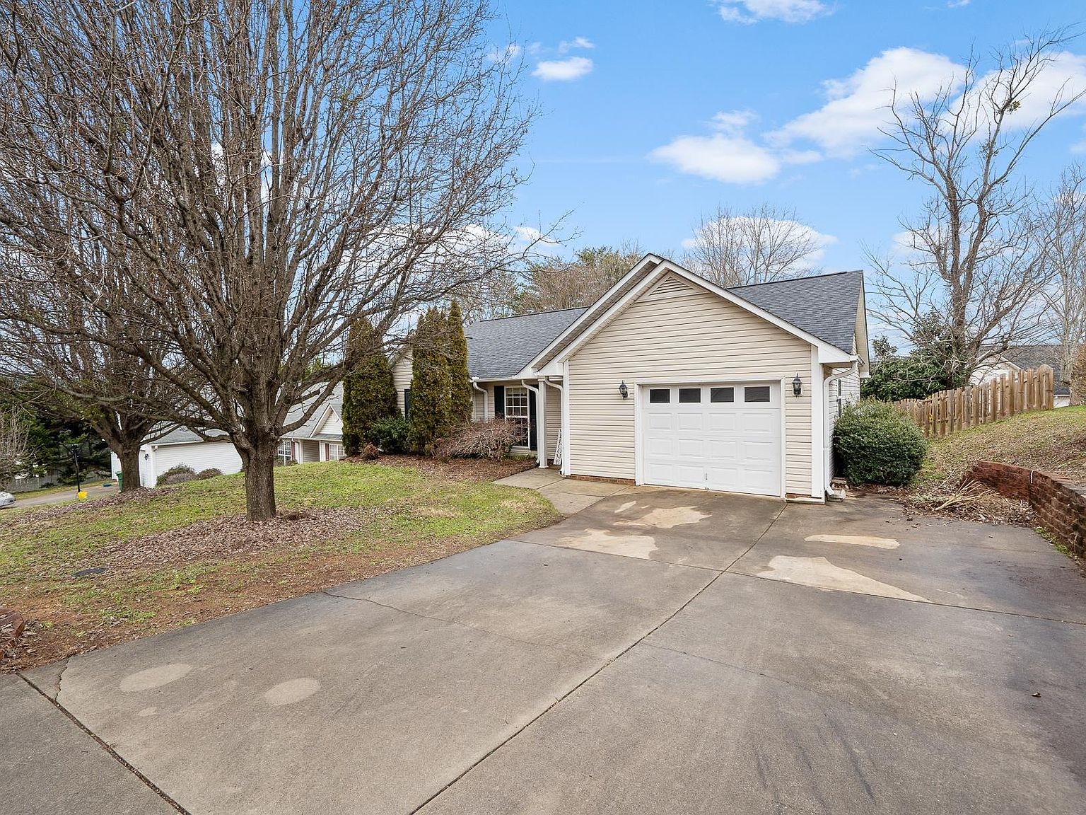 202 Pheasant Ridge Dr, Taylors, SC 29687 Zillow
