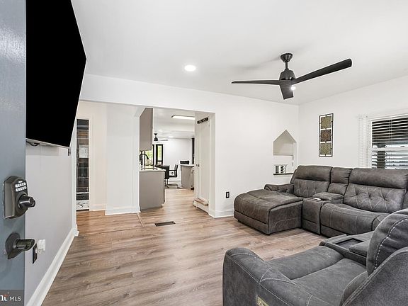 4th image of 4313 Ivy Glen Rd