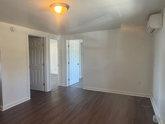 3rd image of 83650 N Pacific Hwy #12
