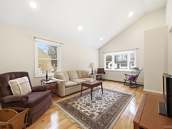 5th image of 43 Ridgeway Boulevard