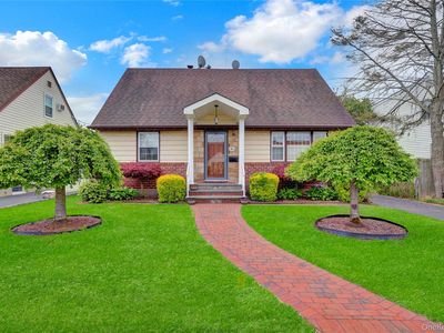 46 Stanwood Road, New Hyde Park, NY, 11040