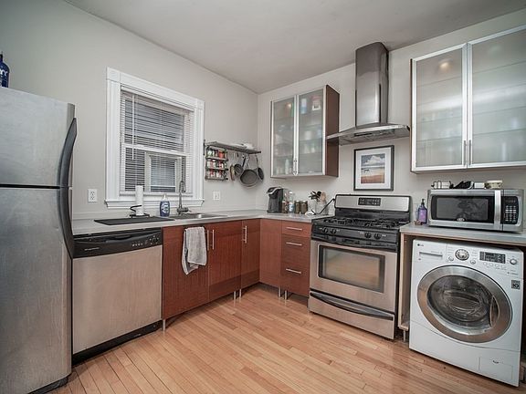 5th image of 456 Medford St APT 4