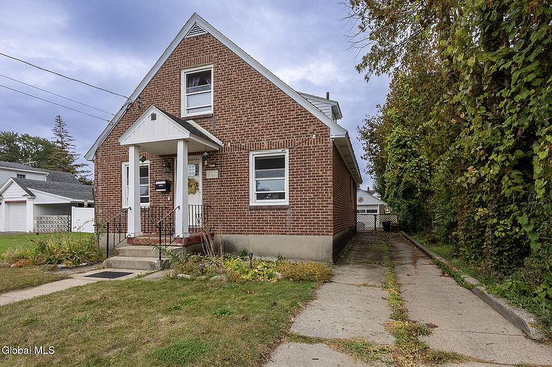 2nd image of 1646 Van Cortland Street