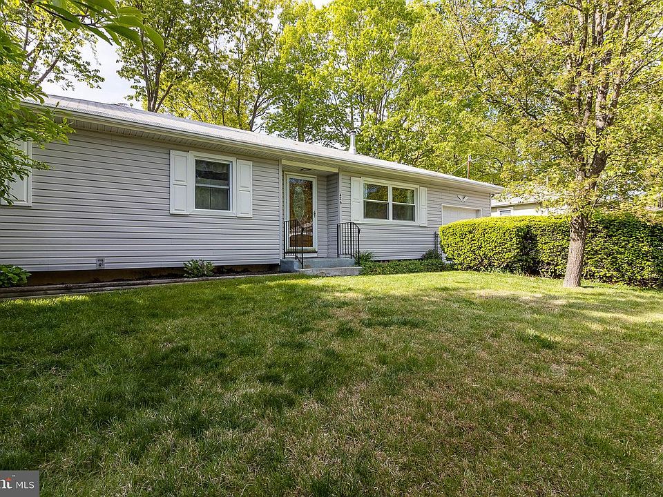 1st image of 426 Dennis Ave