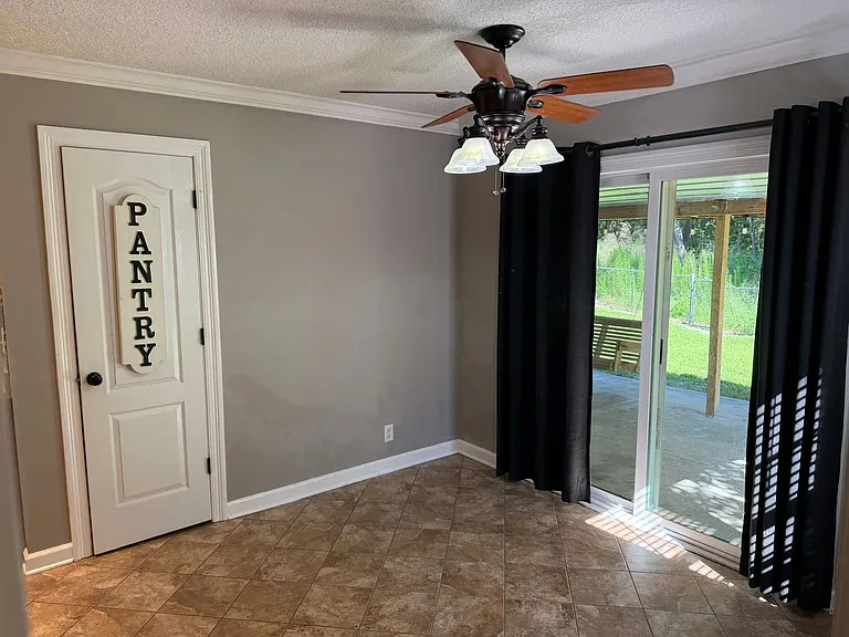 212 Autumn Ridge Ct — Photo 10