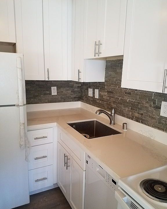 2nd image of 222 E Hilton Dr