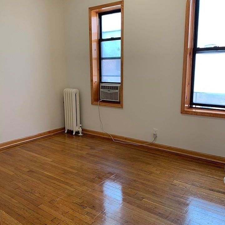 2nd image of 834 Bay Ridge Ave APT 2