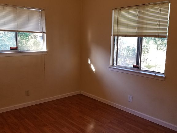 3rd image of 563 Troy Dr #3