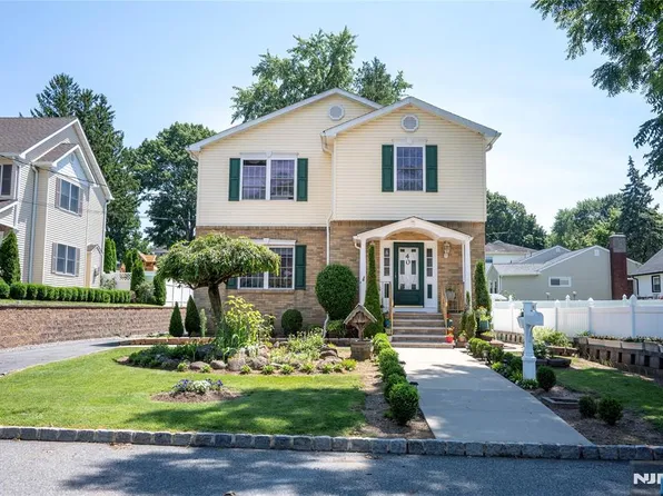 40 Oak Tree Ln, Bloomfield, NJ 07003
