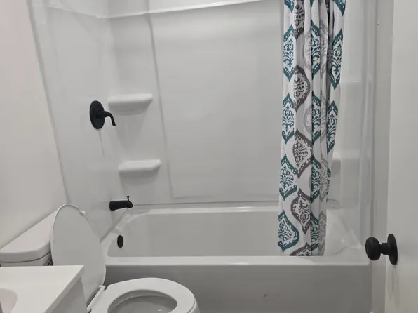 815 Saint Charles Dr, Tarpon Springs, FL 34689