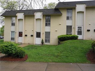 334 College Park Dr, Coraopolis, PA 15108