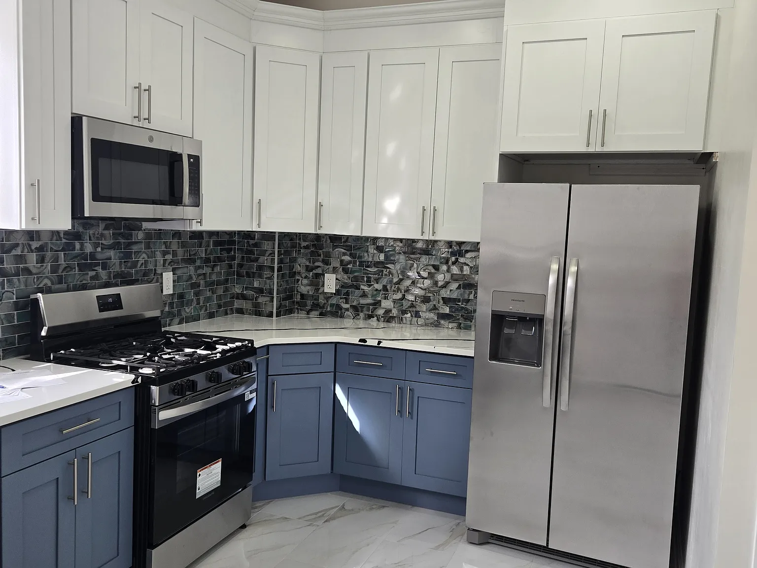5 bed, 2.5 bath, 2192 sqft, $3,950 — Photo 4