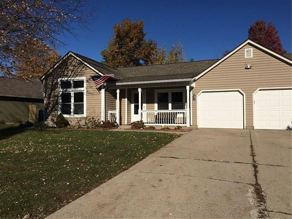 9349 Helmsdale Dr photo 1