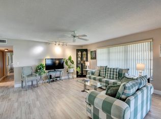 200 High Point Ct E APT D, Delray Beach, FL 33445