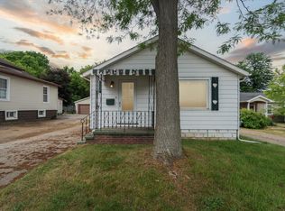 300 S Adelaide St, Fenton, MI 48430